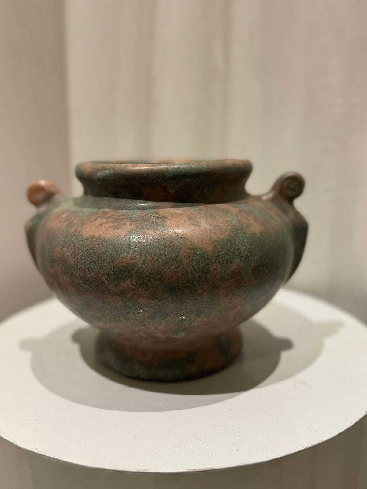 Side view of Weller Art Vellum handled vessel