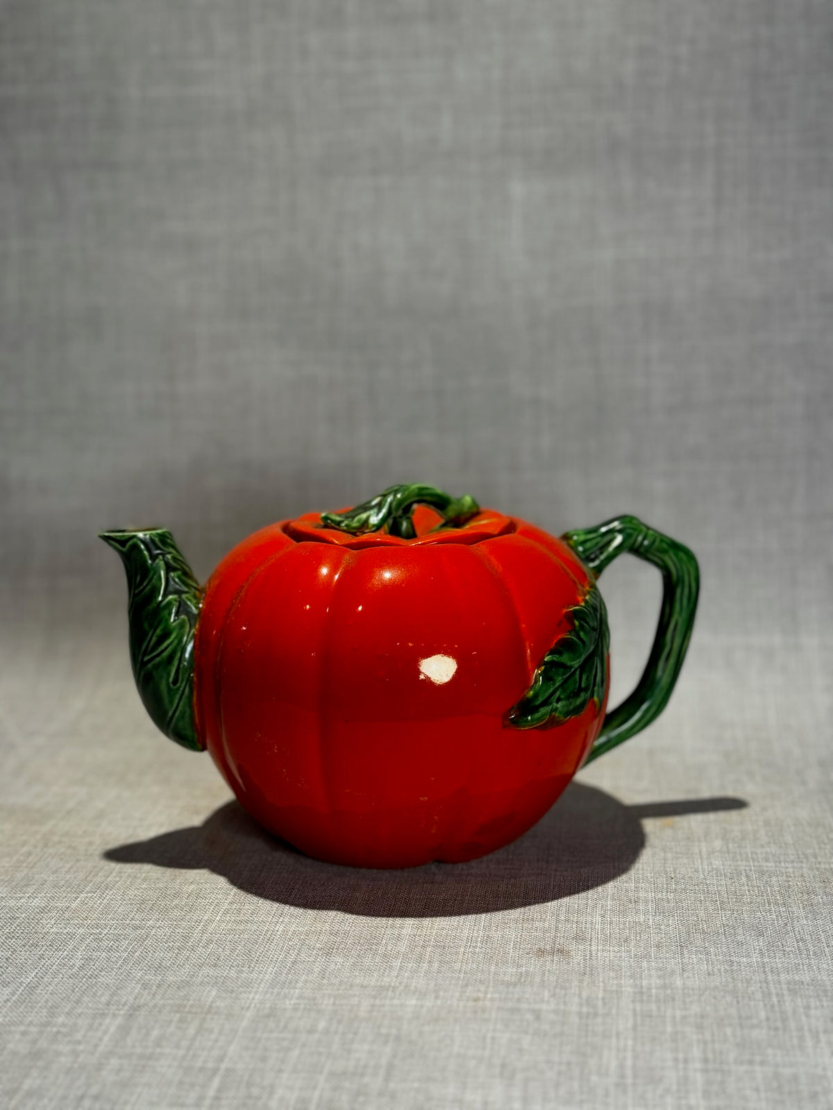 figural ceramic tomato teapot