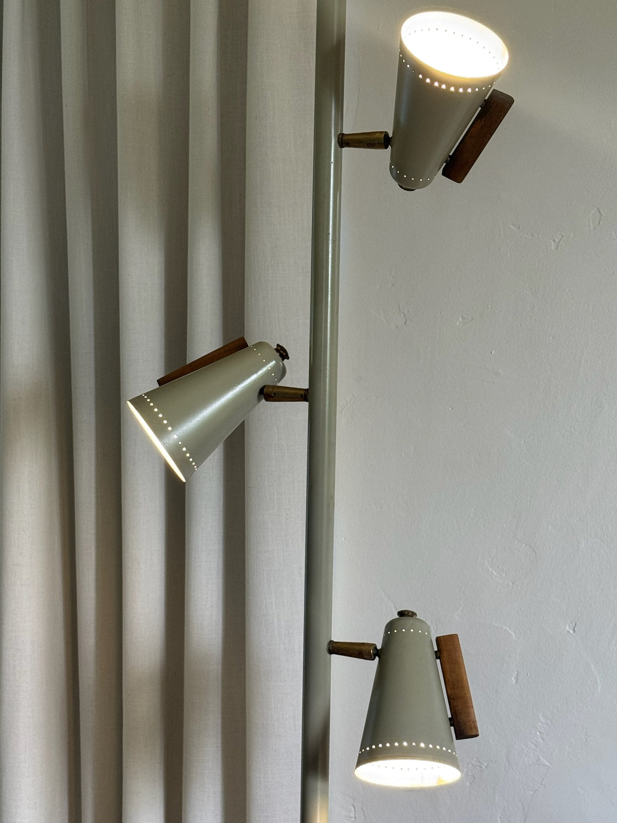Raymond Loewy Era Stiffel Mid-Century Modern Tension Pole Floor Lamp