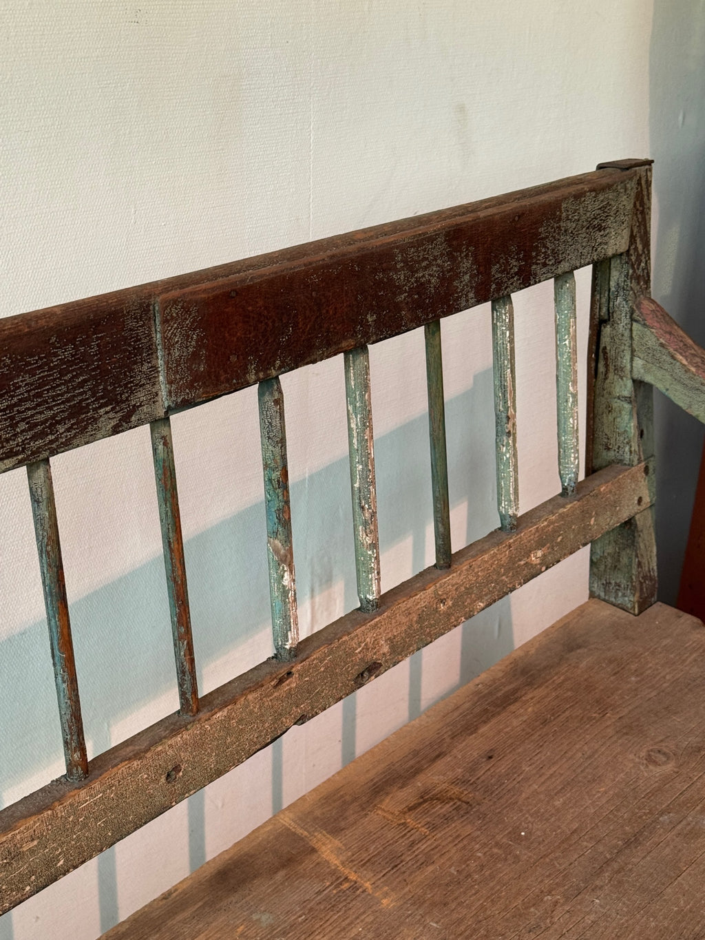 Antique European Painted Wood Slat-Back Bench with Arms – 19th Century Rustic