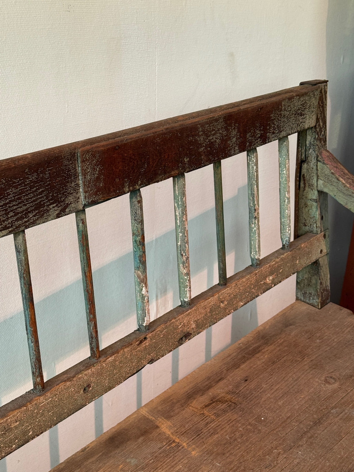 Antique European Painted Wood Slat-Back Bench with Arms – 19th Century Rustic
