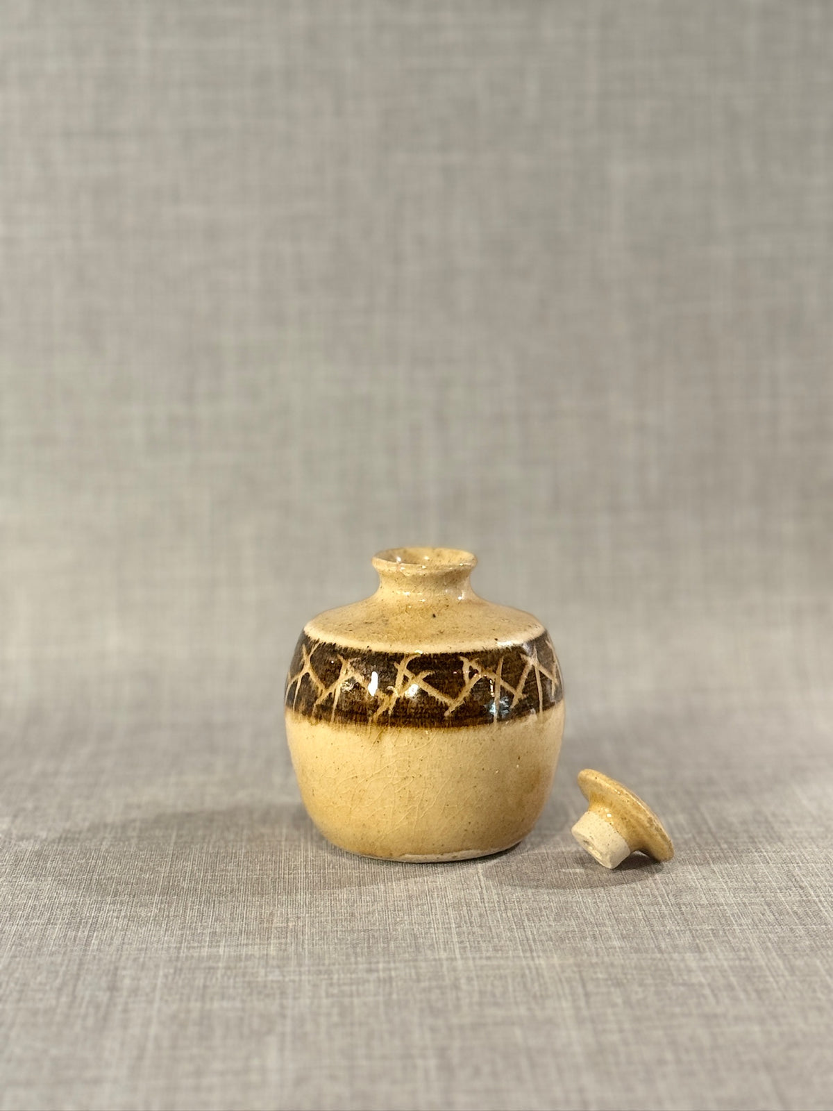 Mid-Century Studio Pottery Covered Jar with Abstract Brown Glaze Decoration – Hand-Thrown Stoneware Vessel