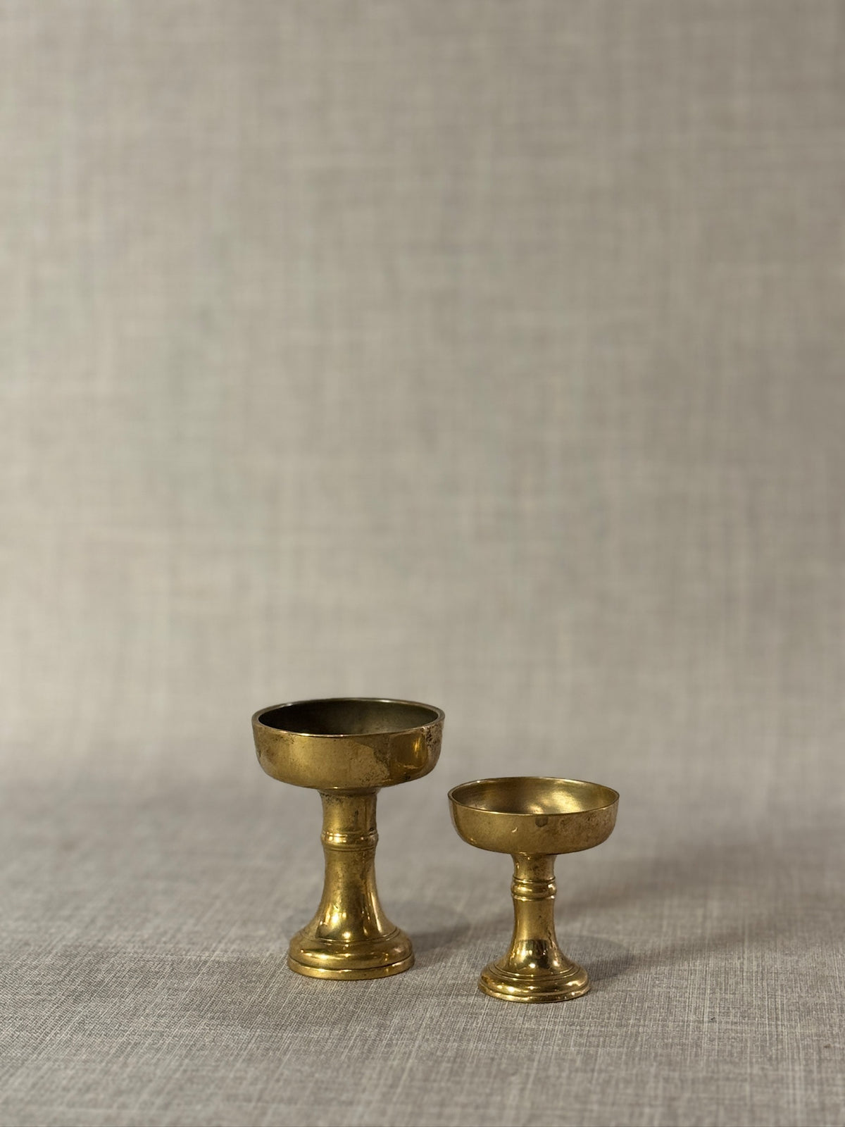 Pair of Vintage Solid Brass Pedestal Offering Cups – Chalice-Style Decorative Stands with Classic Turned Bases