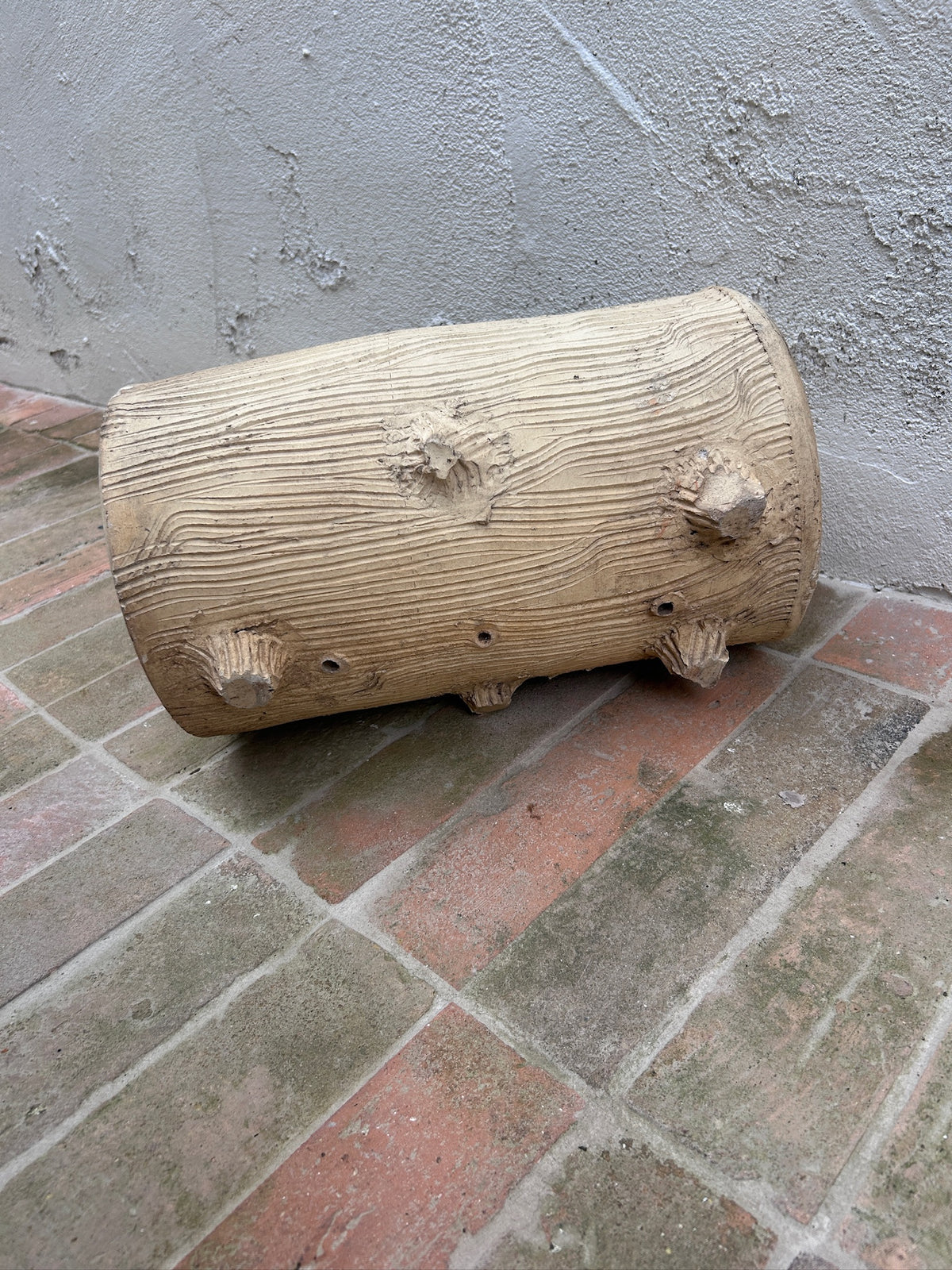 Vintage Faux Bois Log Planter Jardiniere – Rustic Cast Concrete Tree Trunk Garden Planter with Bark Texture