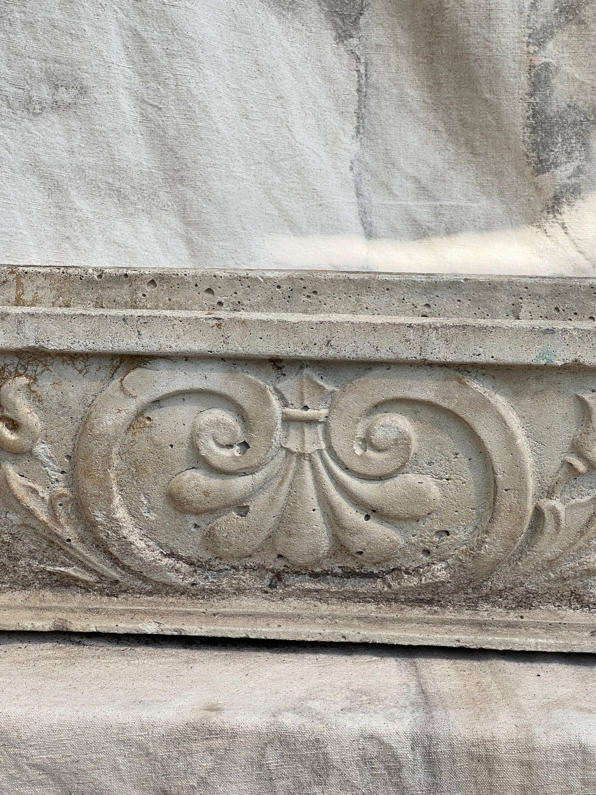 1950s French Fleur-de-Lis cement stone planter in vintage gray tone, rectangular shape ideal for outdoor gardens and decorative displays — Hommes and Gardens, Pots + Planters Collection, Landscape Architect, Interior Designer, Outdoor Living, Art, Furniture, Objects, Best Gifts, Nature, Backyard, Yard, Outdoor Decorations, Home Decor, Home Design, Luxury Design.