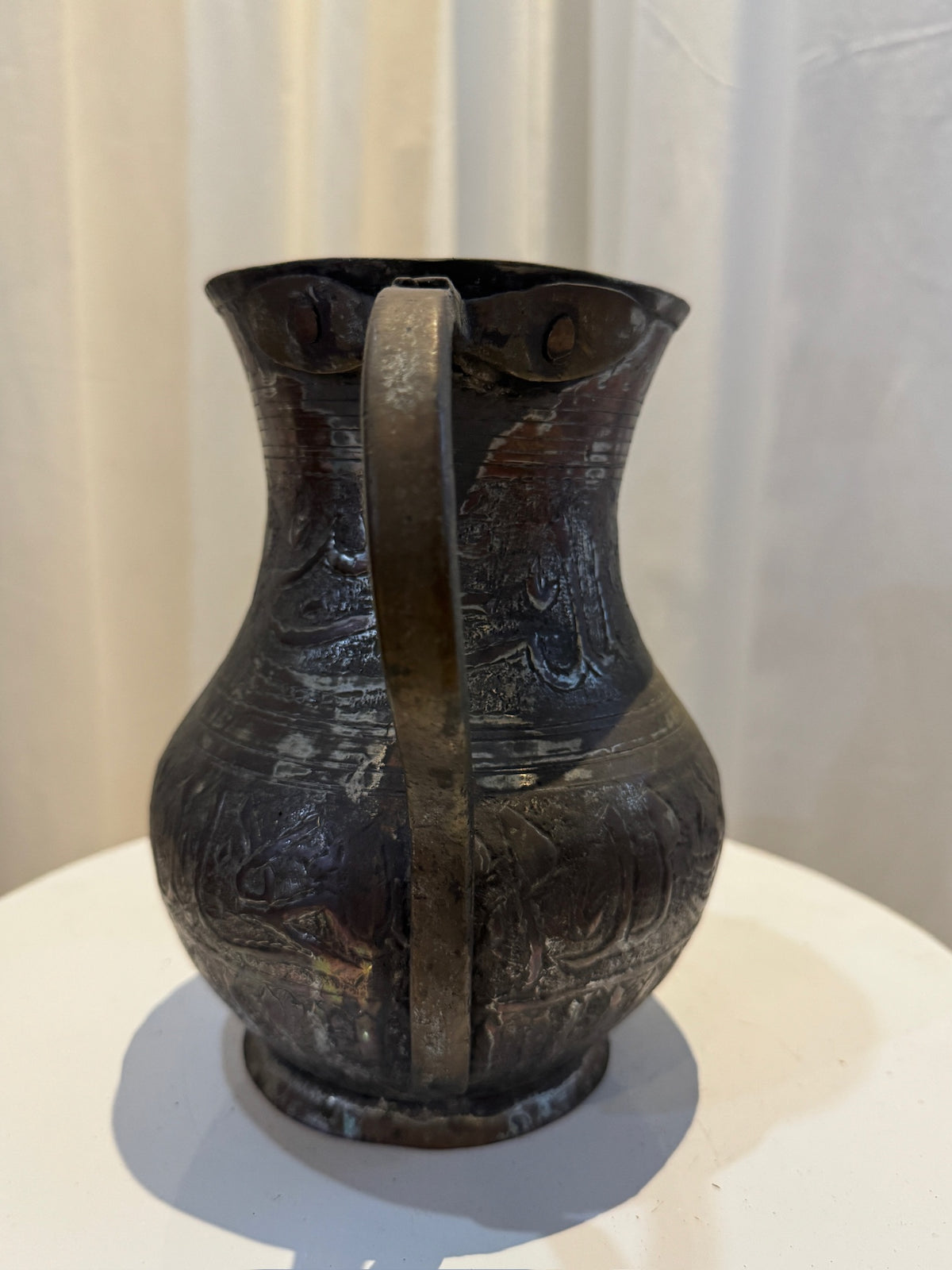 Antique Arabic calligraphy copper pitcher, hand-engraved with intricate floral and geometric motifs, oxidized patina and historic Middle Eastern design — Hommes and Gardens, Culinaria Collection, Landscape Architect, Interior Designer, Outdoor Living, Art, Furniture, Objects, Best Gifts, Nature, Backyard, Yard, Outdoor Decorations, Home Decor, Home Design, Luxury Design.