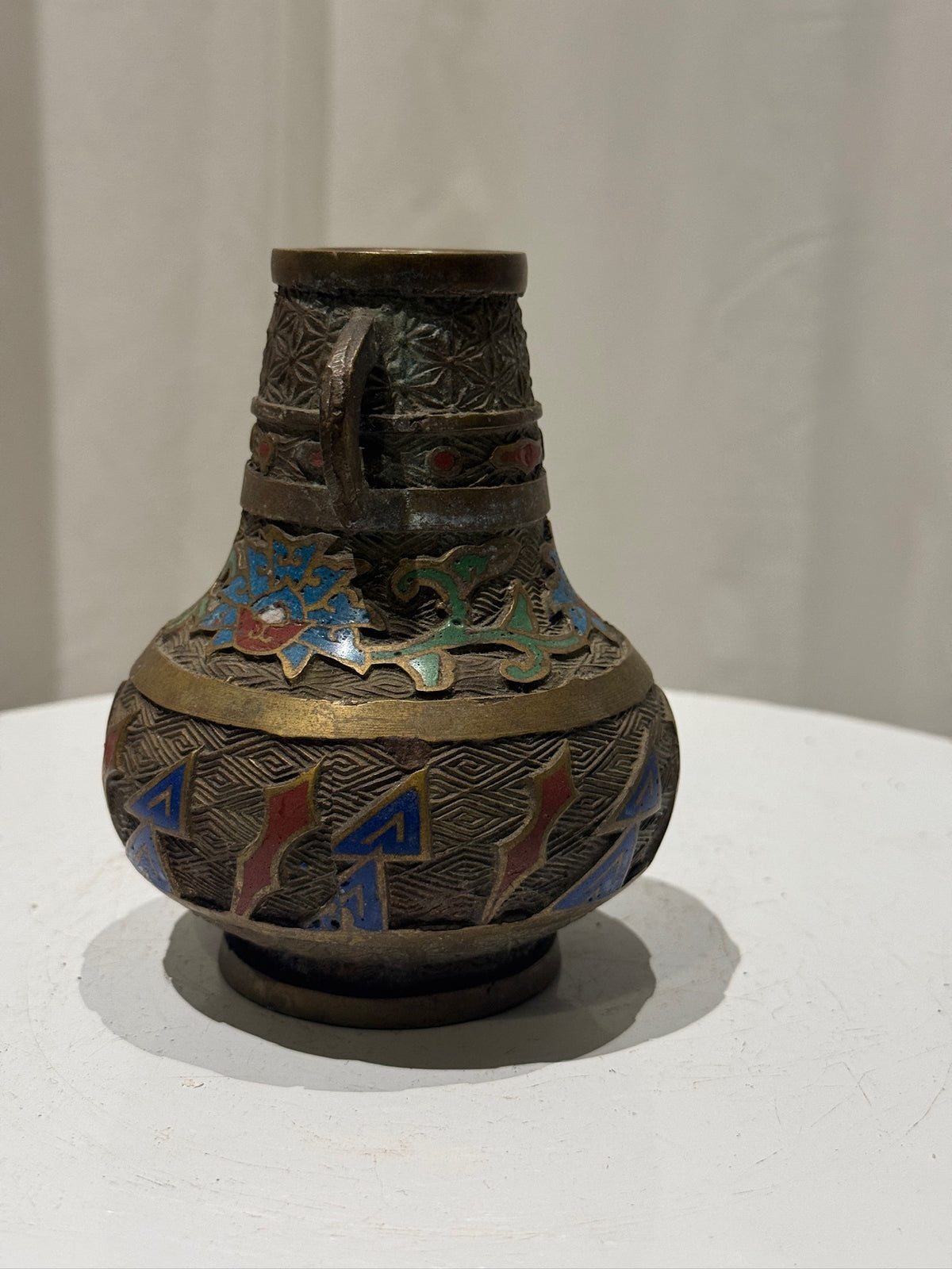 Antique Chinese enamel-inlaid brass vase with intricate floral designs and aged patina, perfect for refined home styling — Hommes and Gardens, Vases + Vessels Collection, Landscape Architect, Interior Designer, Outdoor Living, Art, Furniture, Objects, Best Gifts, Nature, Backyard, Yard, Outdoor Decorations, Home Decor, Home Design, Luxury Design.