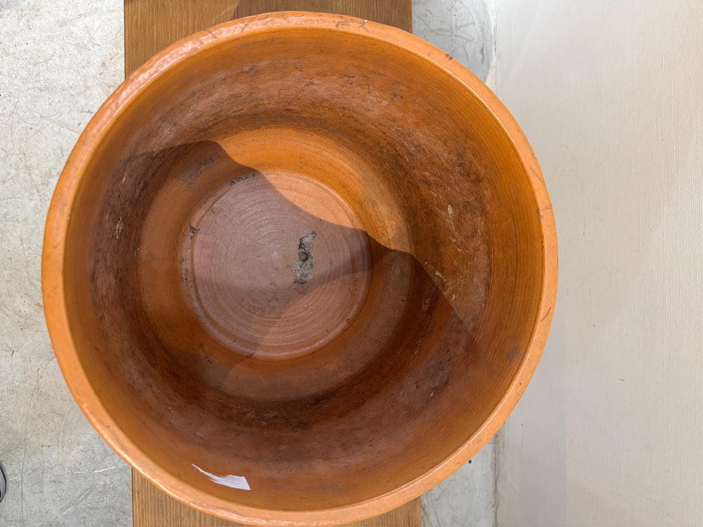 Architectural Ceramics mid-century modern terracotta planter from Oakland, California, handcrafted with clean lines and warm earthy tone — Hommes and Gardens, Pots + Vessels Collection, Landscape Architect, Interior Designer, Outdoor Living, Outdoor Decorations, Home Decor, Home Design, Luxury Design, Art, Furniture, Objects, Best Gifts, Nature, Backyard, Yard.
