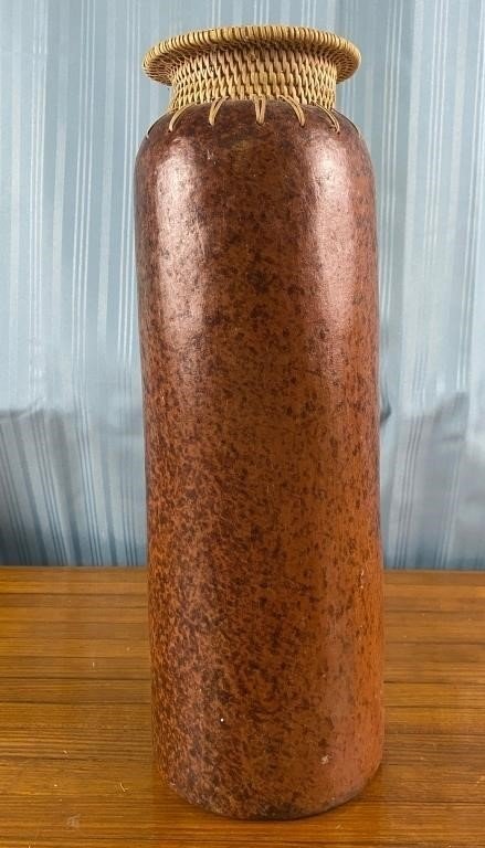 Earthenware reddish-orange vase with reed woven into the rim, blending rustic texture and artisan charm — Hommes and Gardens, Pots + Planters, Vases + Vessels Collection, home decor, outdoor decorations, home design, luxury design, Landscape Architect, Interior Designer, Outdoor Living, Art, Furniture, Objects, Best Gifts, Nature, Backyard, Yard.