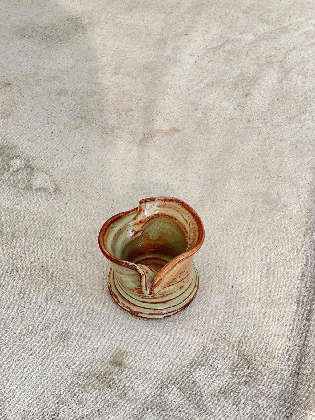 Handcrafted ceramic mug in natural stoneware finish, ideal for stylish drinkware collections — Hommes and Gardens, Pottery Collection, home decor, outdoor decorations, home design, luxury design, Landscape Architect, Interior Designer, Outdoor Living, Art, Furniture, Objects, Best Gifts, Nature, Backyard, Yard.