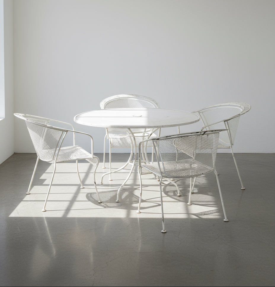 Vintage Woodard Wrought Iron Patio Set Briarwood "Daisy Barrel" Patio Table & Chairs in white, mid-century modern design. hommes + gardens estudio.